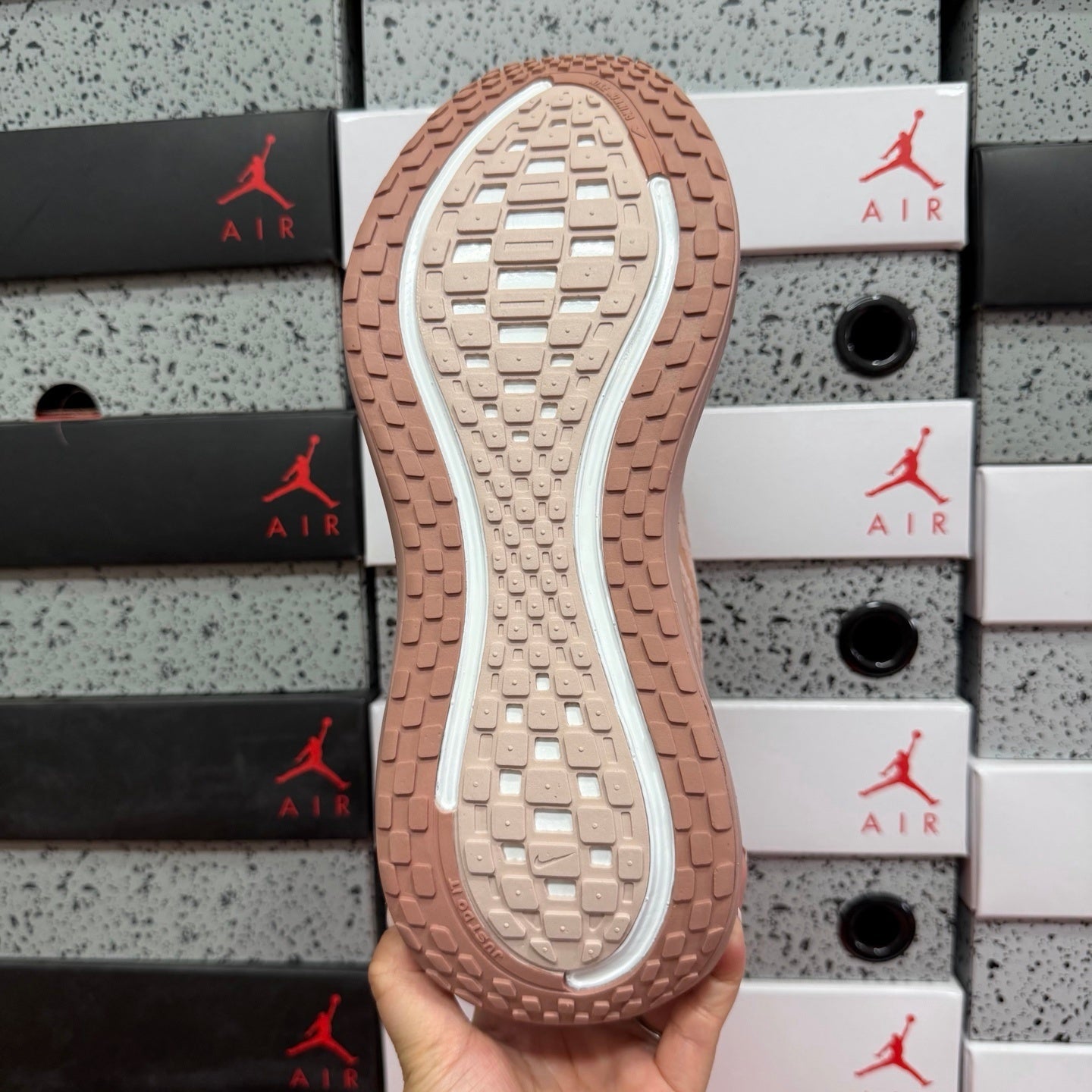 Air Zoom Vomero Plus Rose Gold pronta entrega