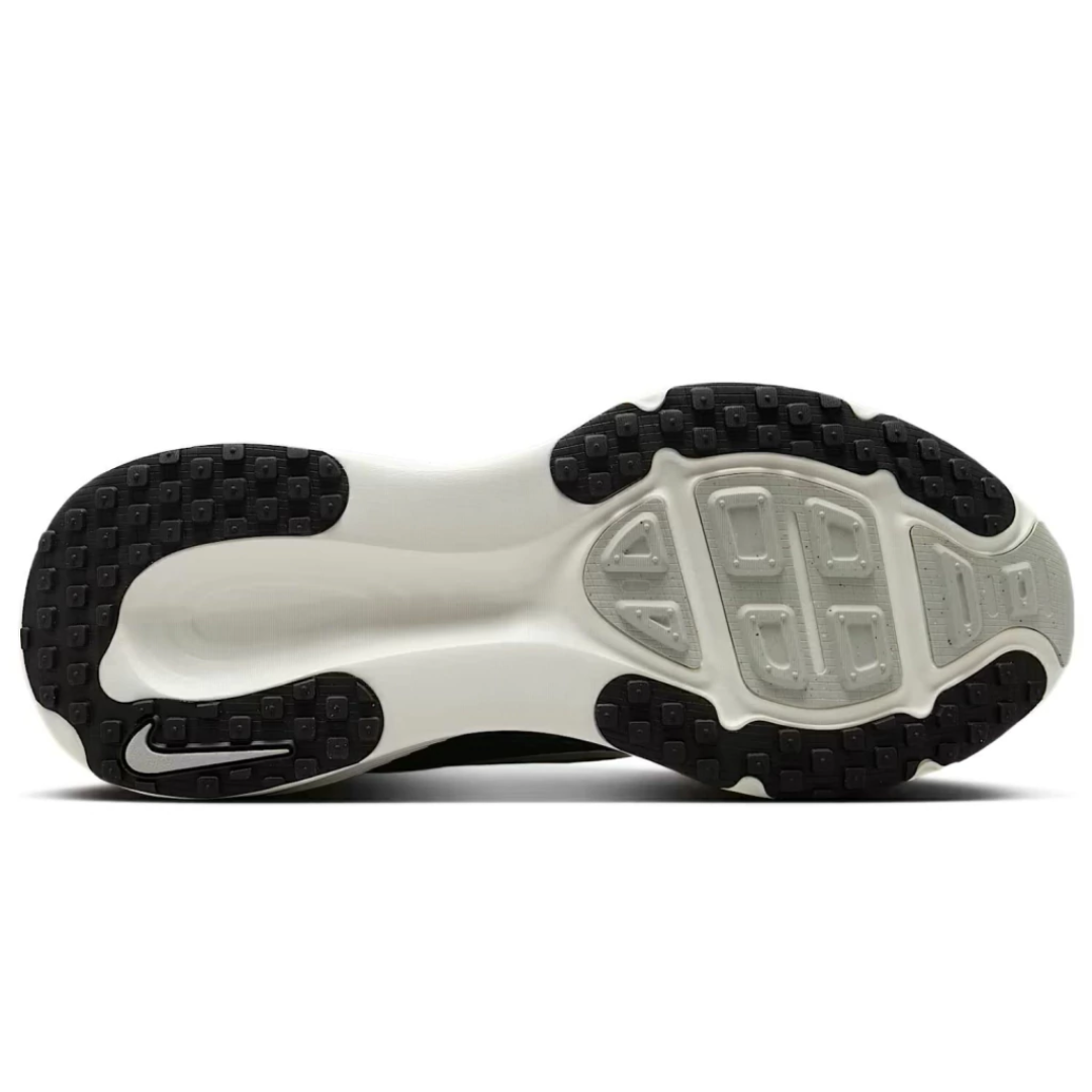 Air Zoom Vomero 18 Black and White