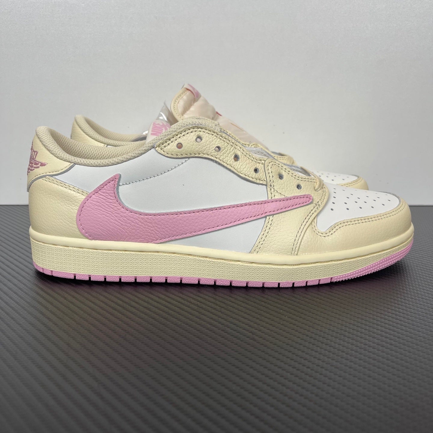 Air Jordan 1 Retro Low OG SP Travis Scott Shy Pink