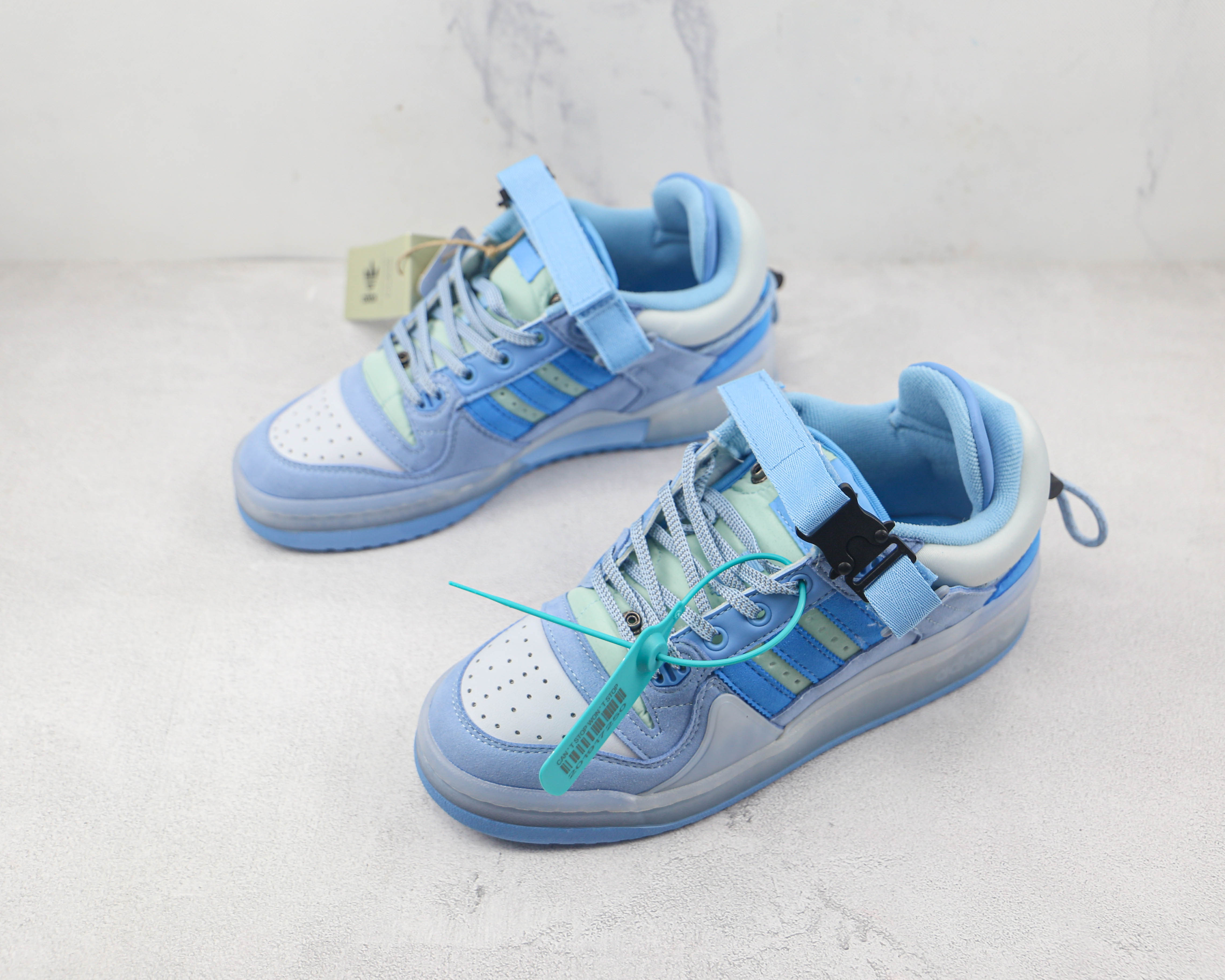 AD Bad Bunny Azul Tint
