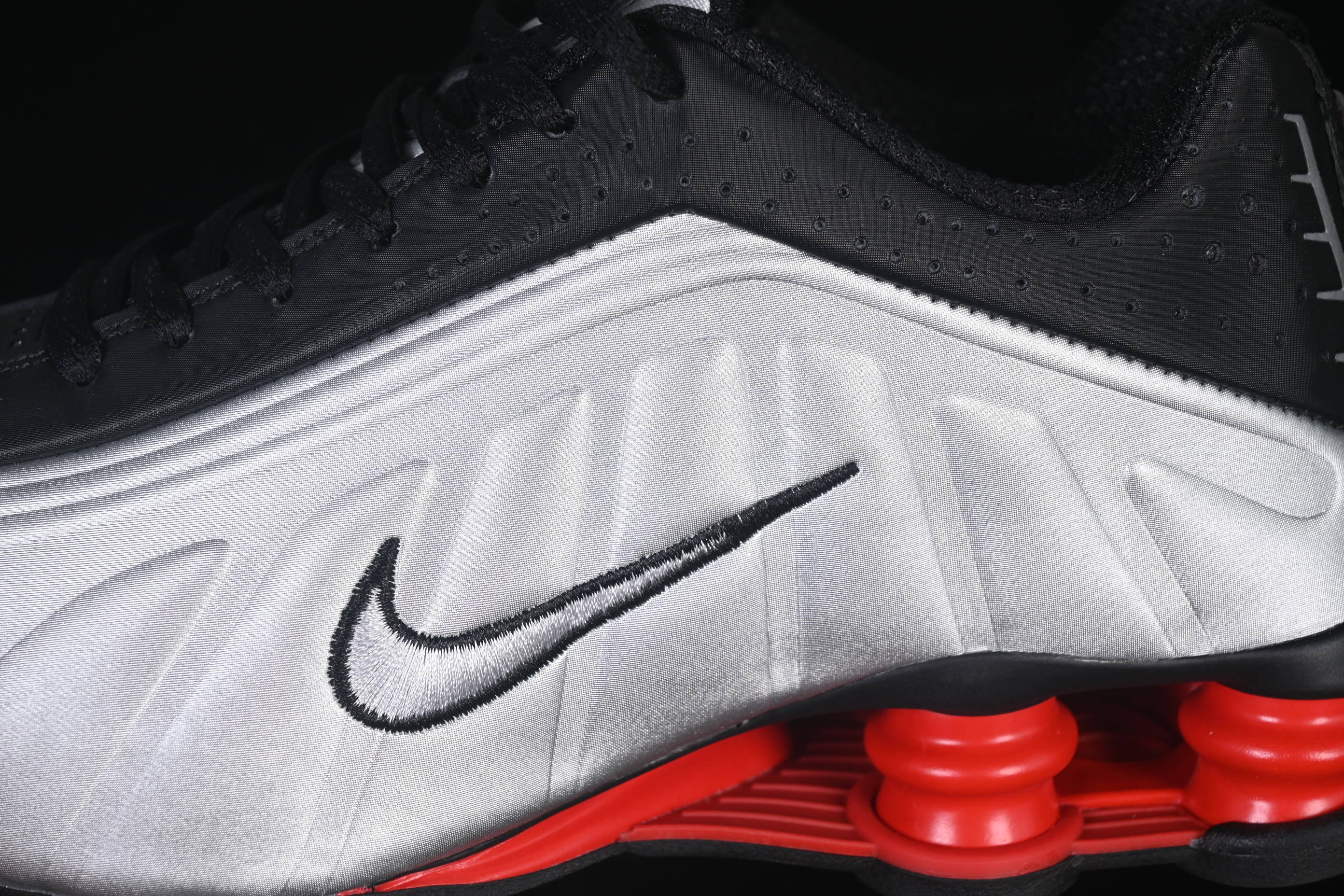 Nike Shox R4 Black Metallic Silver