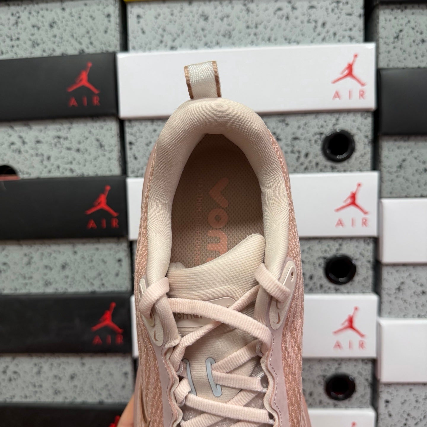 Air Zoom Vomero Plus Rose Gold pronta entrega