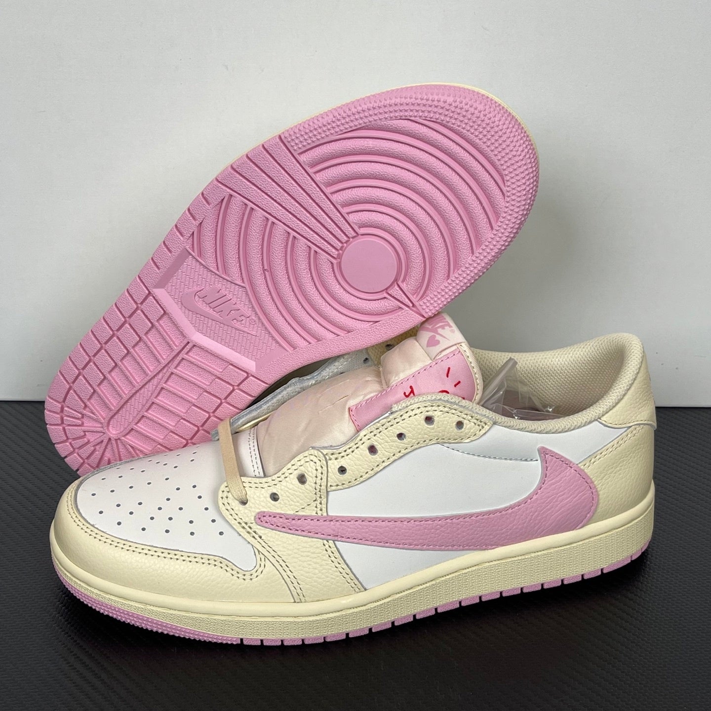 Air Jordan 1 Retro Low OG SP Travis Scott Shy Pink