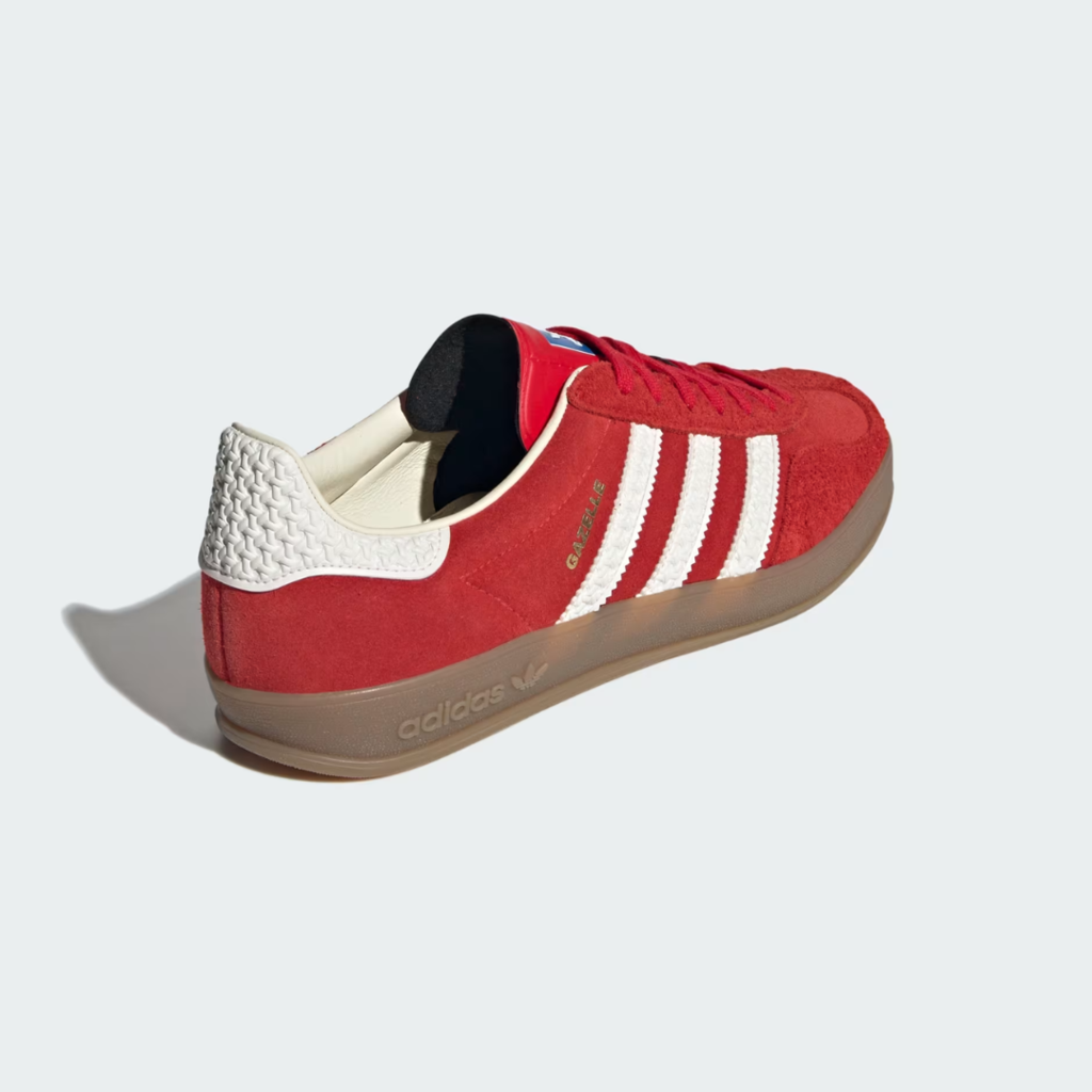 Gazelle indoor red white