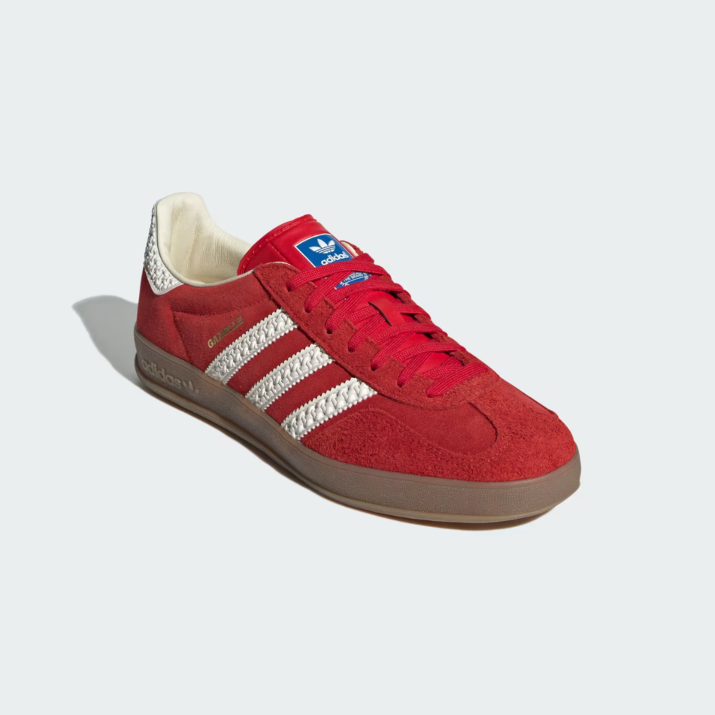 Gazelle indoor red white