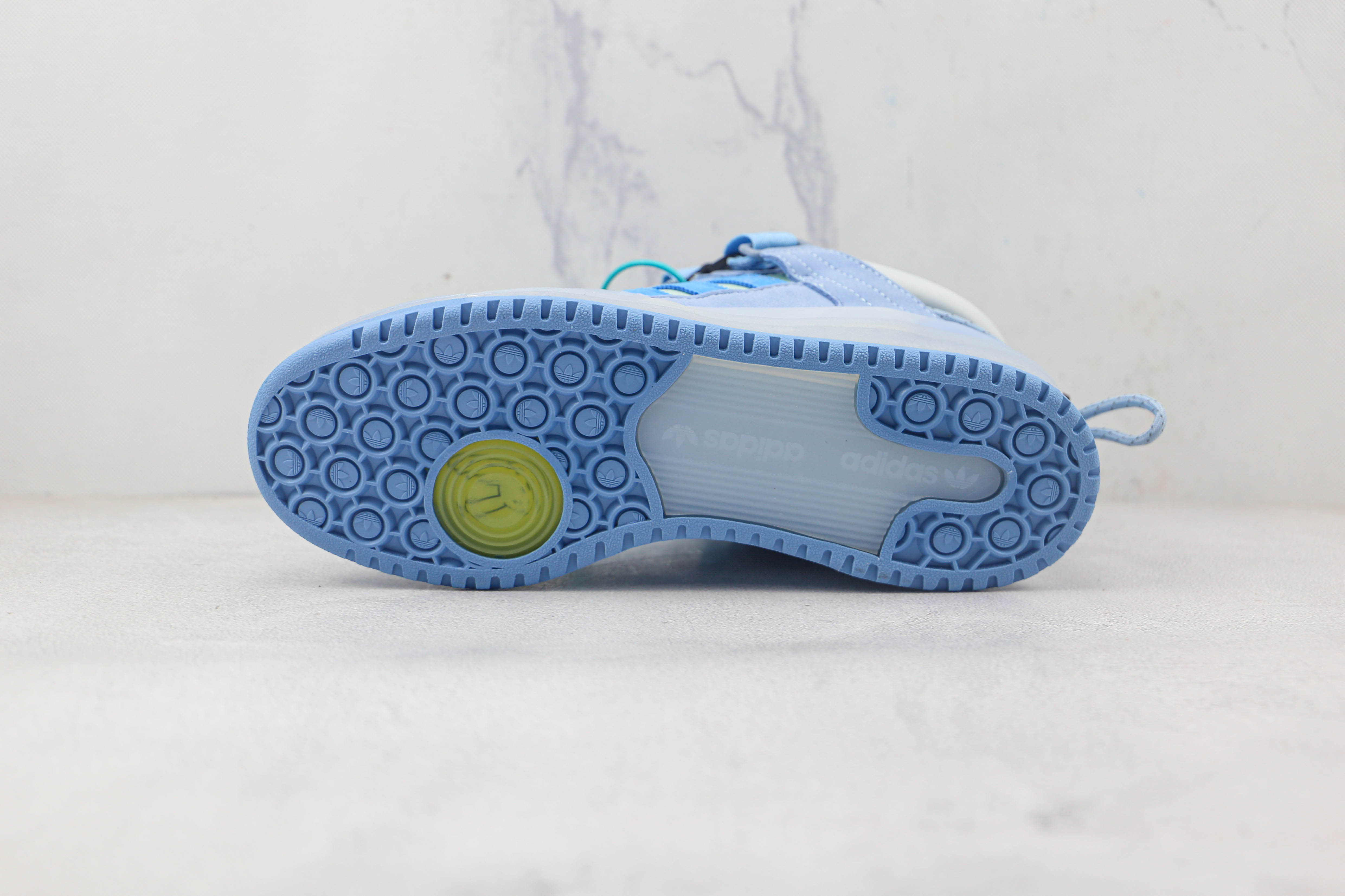 AD Bad Bunny Azul Tint