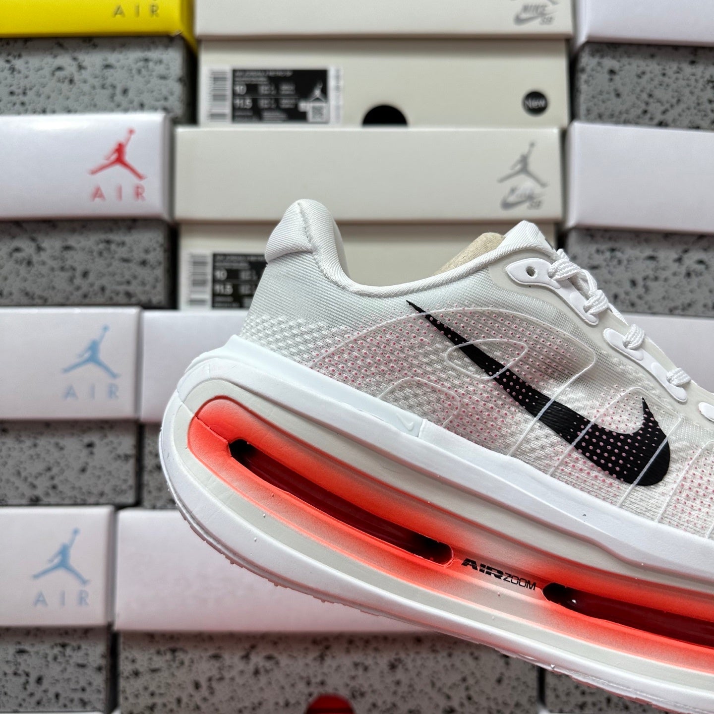 Nike Vomero Premium White Bright Crimson