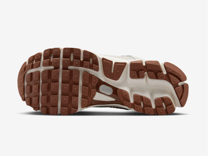 NK Vomero 5 Light Orewood Café