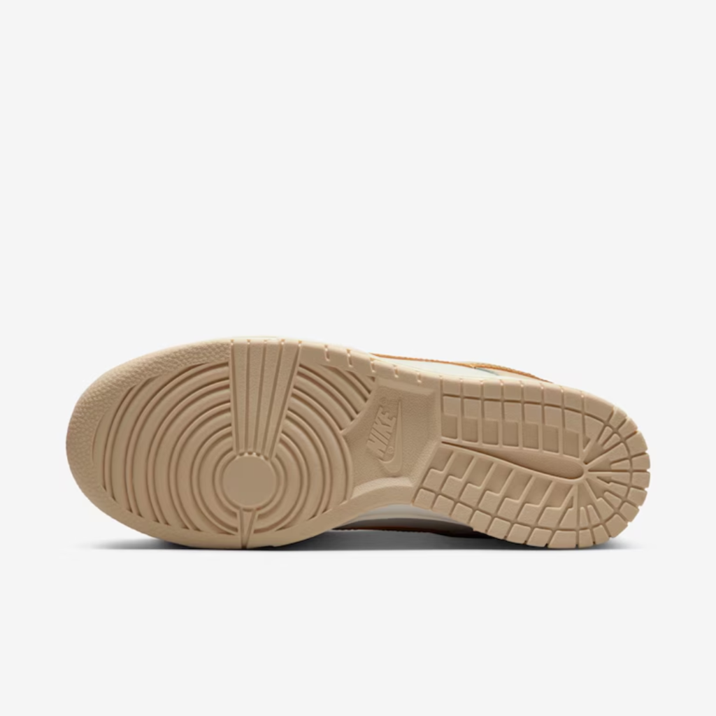 Dunk low metalic gold
