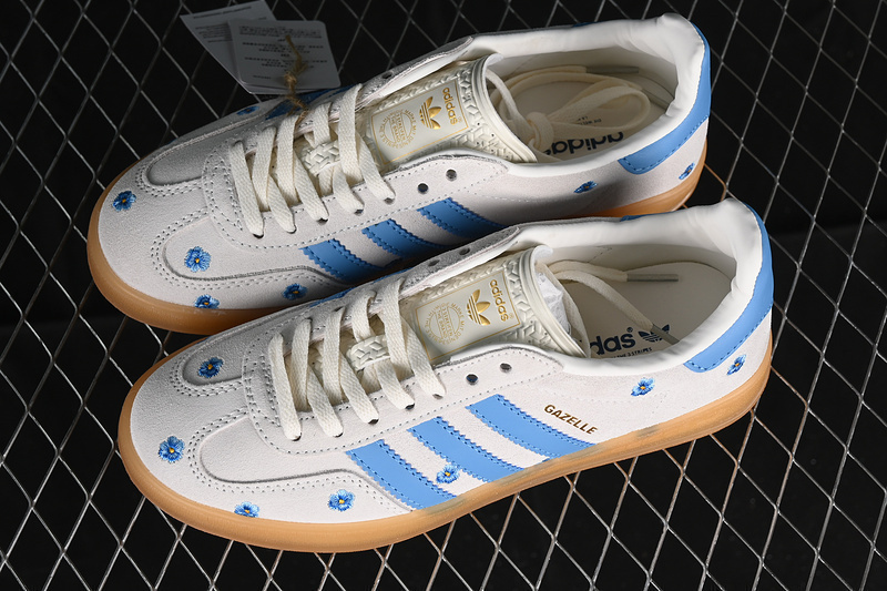 Gazelle beige ligh blue floral
