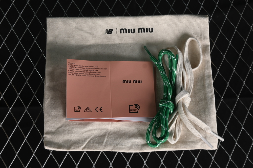 New balance 530 x miumiu ecru pronta entrega